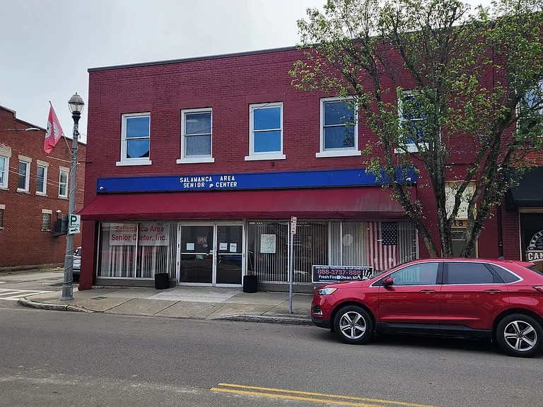18 N Main St — Photo 1