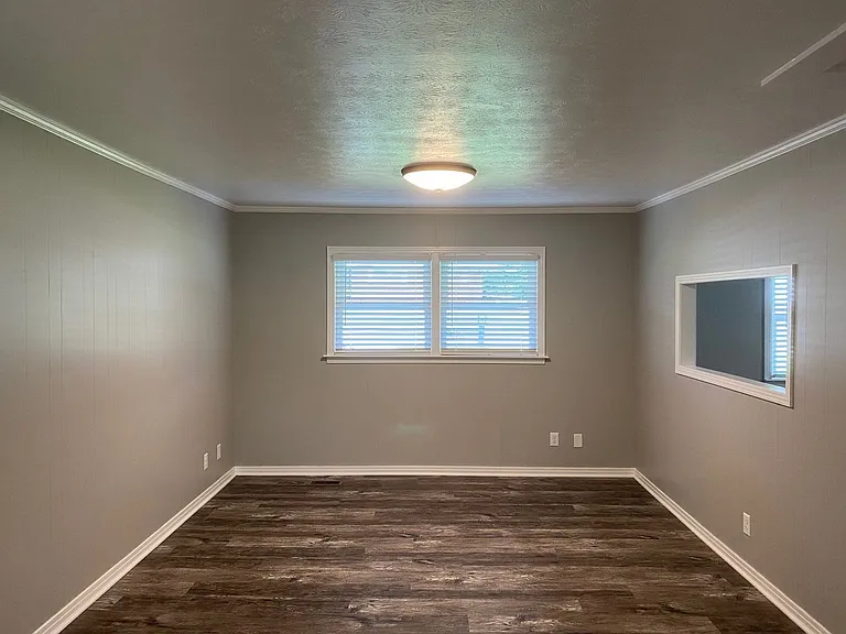 960 Fairground St — Photo 17