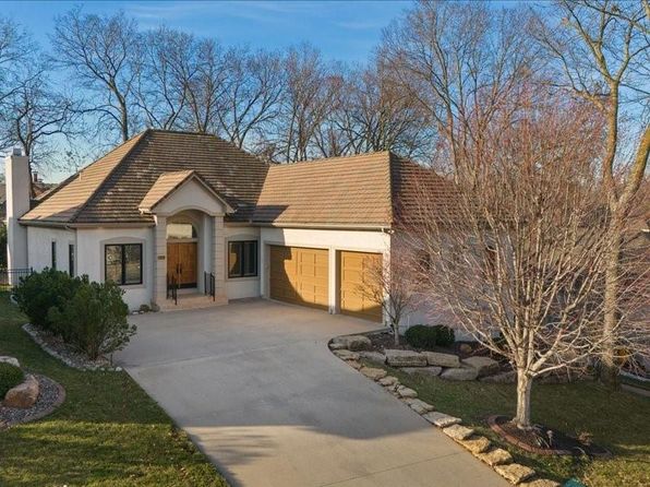 6541 W 106th St, Overland Park, KS 66212