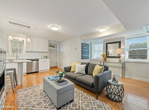 3rd image of 4434 W Belmont Ave #A