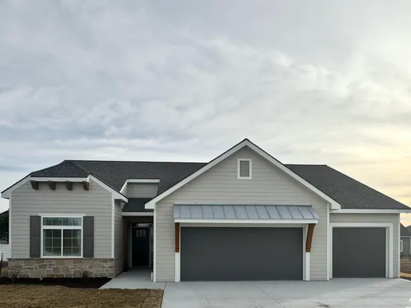 1013 Bluestem Cir, Baldwin City, KS 66006