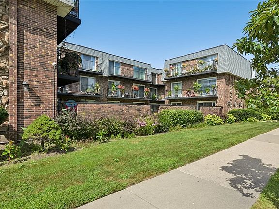 2nd image of 3746 N Central Ave APT 3E