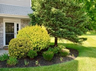 22 Beechmont Ter, Hamburg, NJ 07419