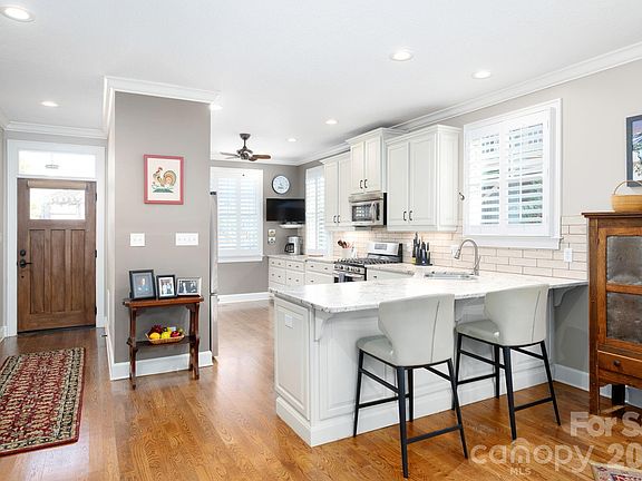 2nd image of 28 Meadow Village Ln