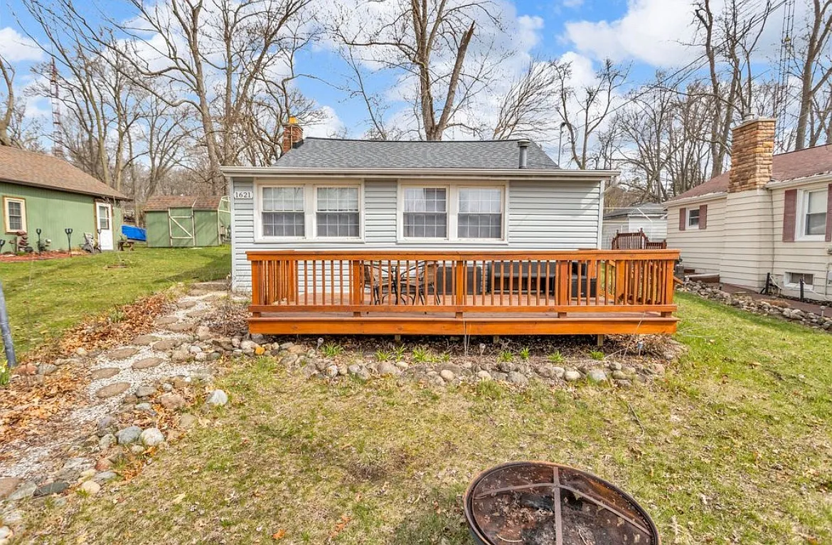 2 bed, 800 sqft, $1,700 — Photo 1