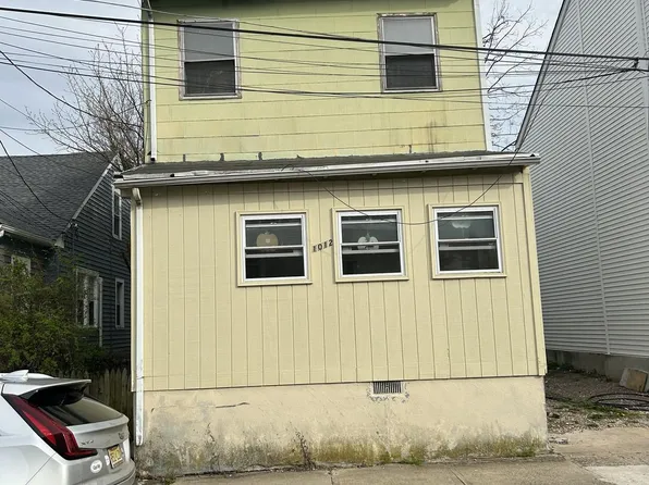 1012 N Willow St, Trenton, NJ 08638