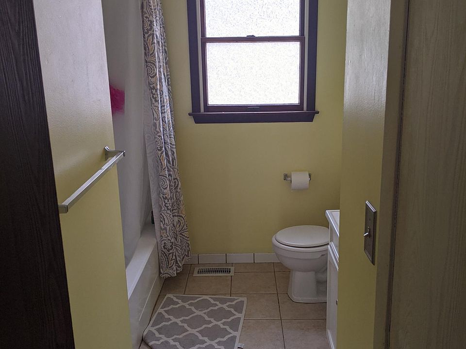 1st image of 52 N Grove St #2