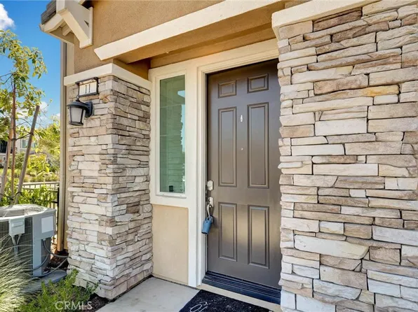 16571 Wyndham Ln Unit 11, Fontana, CA 92336