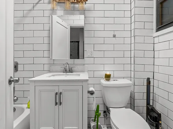 1214 Cortelyou Road image 9 of 10