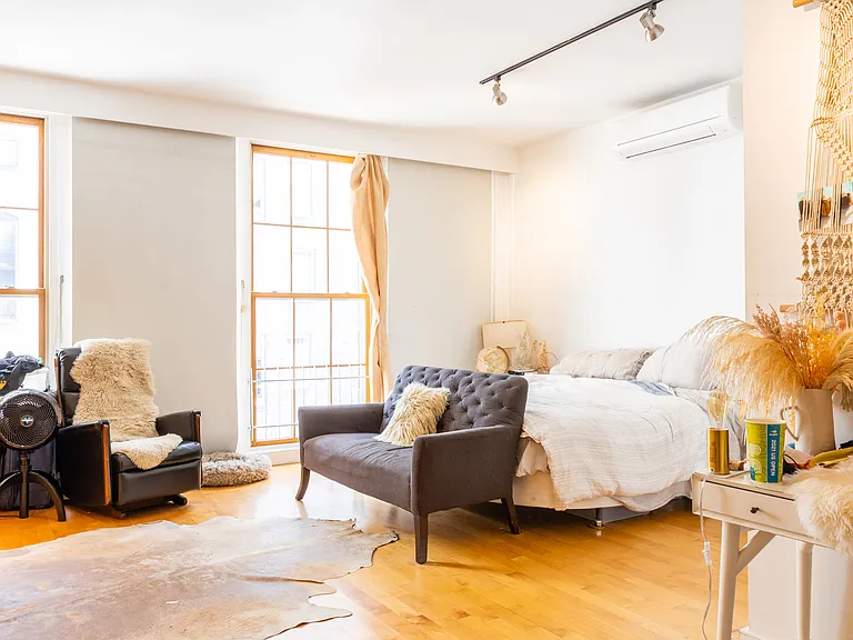 111 W 17th St #PENTHOUSE — Photo 9