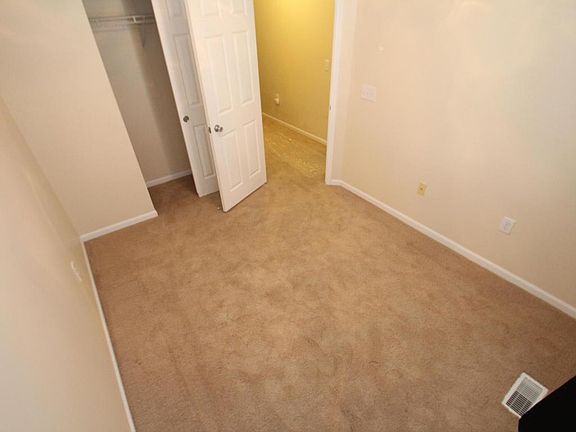 5th image of 300 Lost River Dr