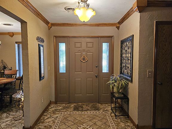 4th image of 26 Canterbury Ln