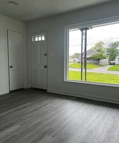 411 Wesley Ave — Photo 7