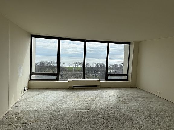 2nd image of 5445 N Sheridan Rd APT 1104