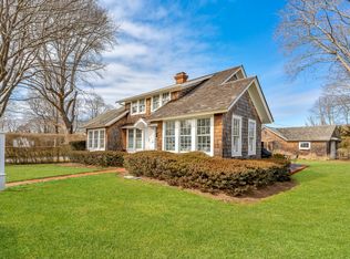 1 Village Ln, Quogue, NY 11959