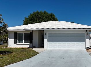 709 Hickory Ln, Bradenton, FL 34208