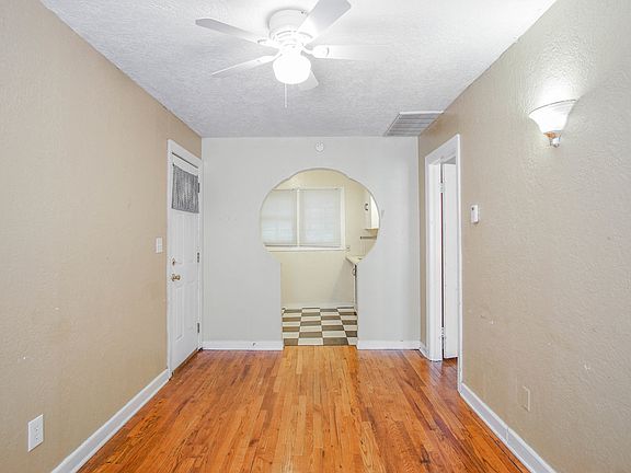 4th image of 458 College Ave APT 8