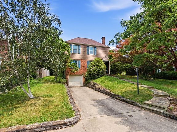 4th image of 323 Constitution Dr