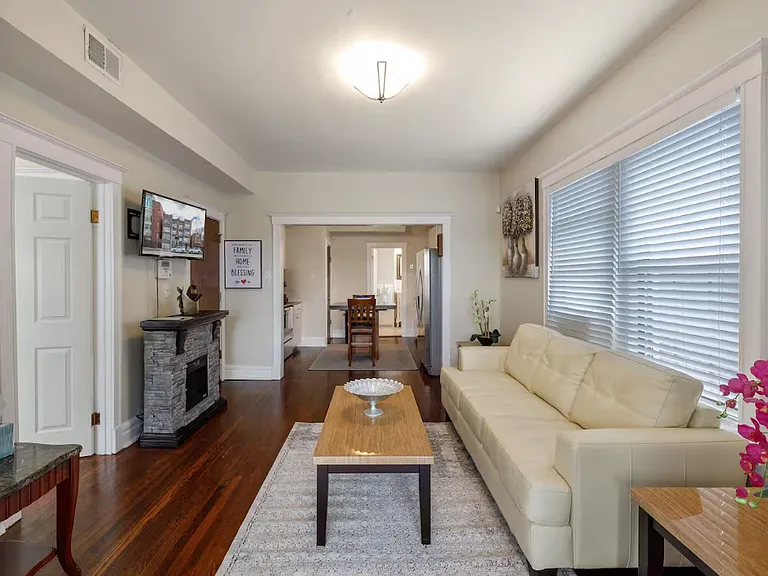 6136 Delmar Blvd #2 — Photo 1