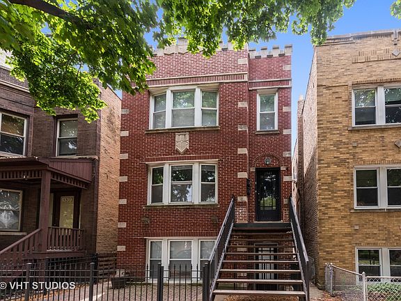 2nd image of 1341 W Wrightwood Ave