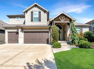 9114 W 178th Ter, Overland Park, KS 66013
