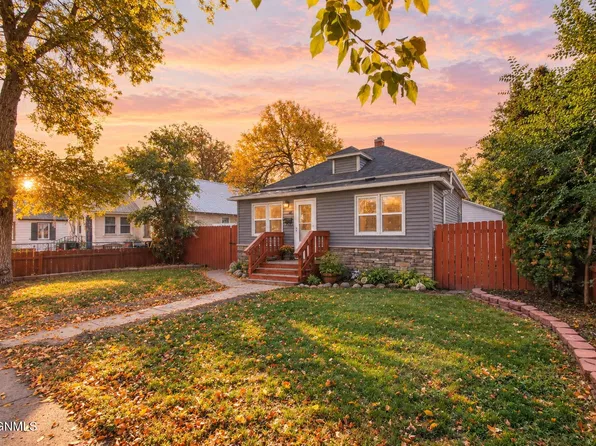 811 4th St W, Williston, ND 58801