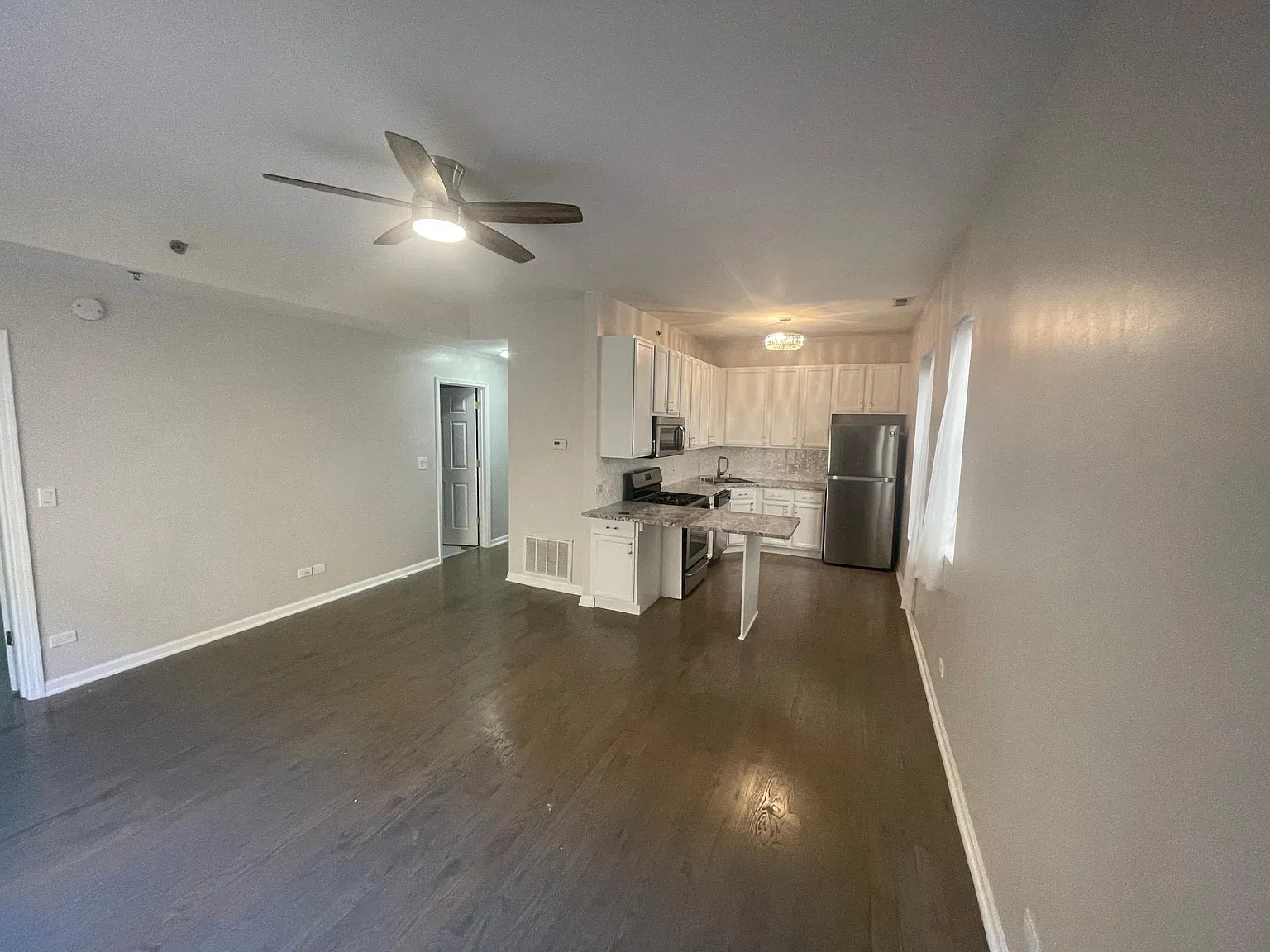 405 E Oakwood Blvd — Photo 3