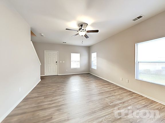 3rd image of 8446 Ainsworth St