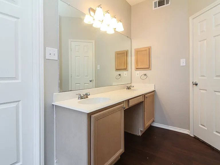 317 Pebblebrook Ln — Photo 9