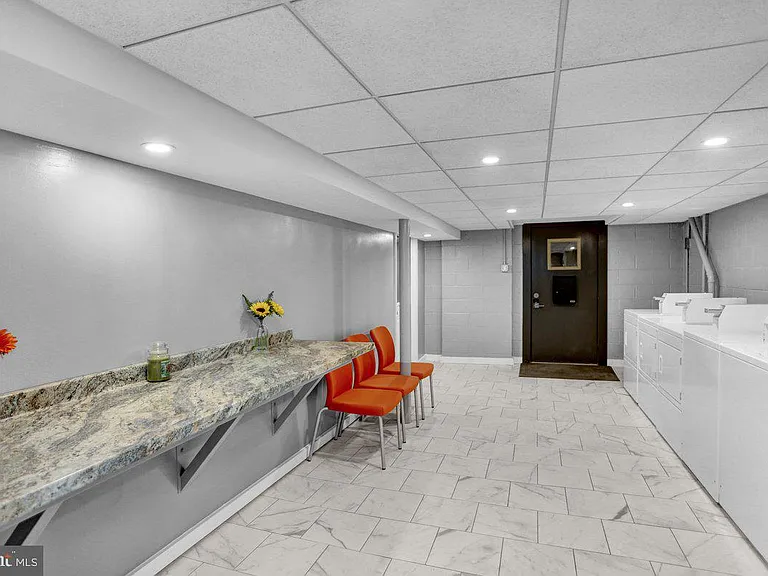 933 N Hanover St #1 — Photo 15
