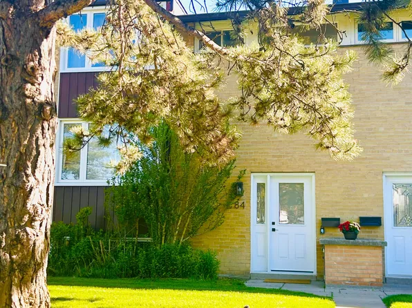 84 Barber Greene Rd #25, Toronto, ON M3C 1Z9