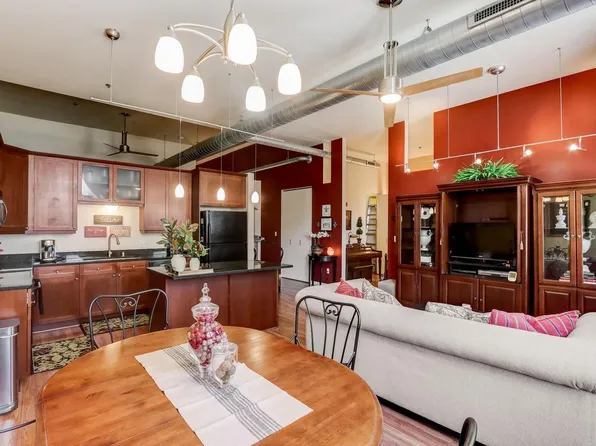 1924 North Hubbard STREET #202, Milwaukee, WI 53212
