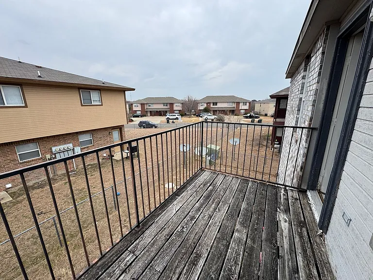 3203 Toledo Dr — Photo 20