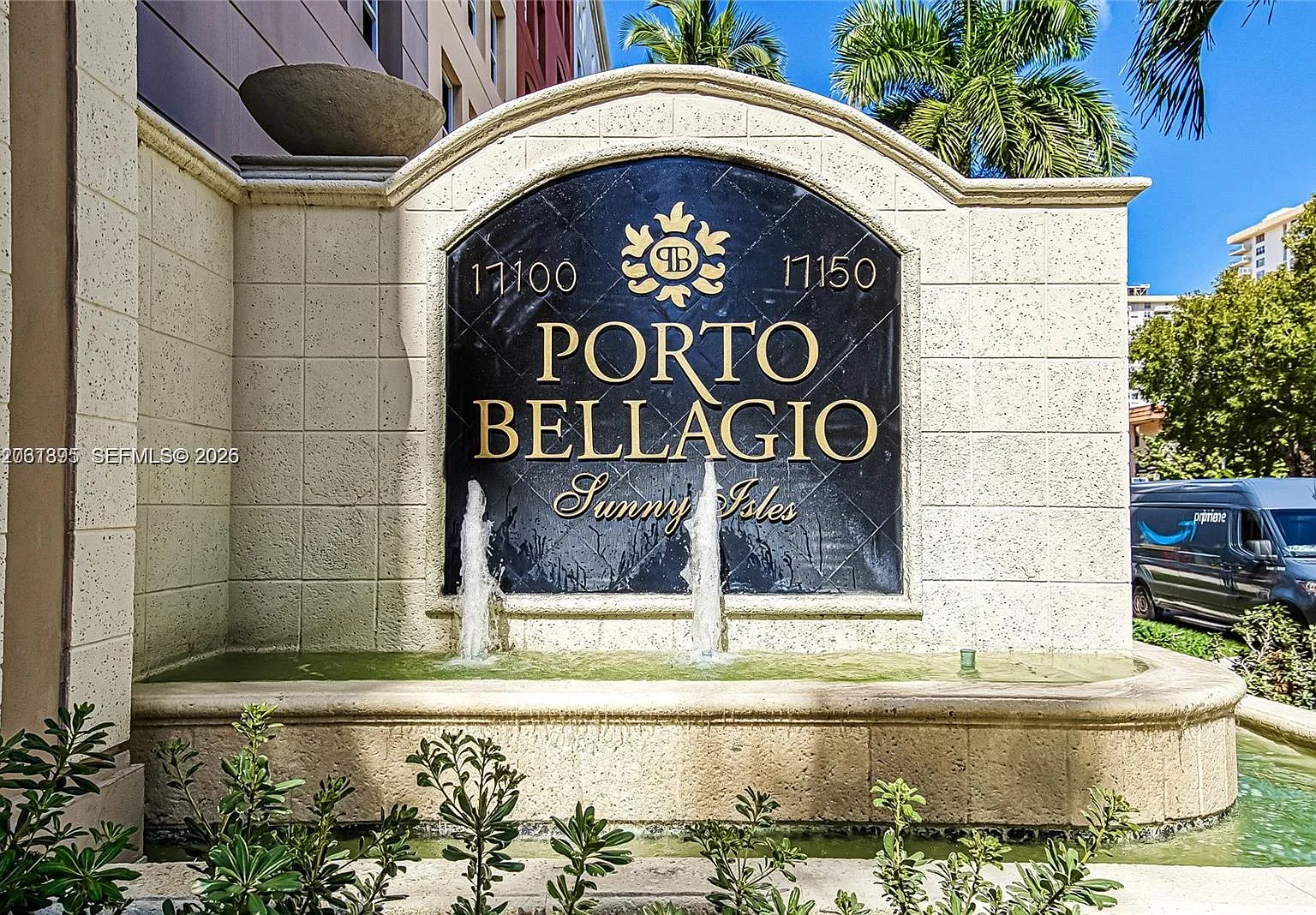 Porto Bellagio Condo — Photo 1