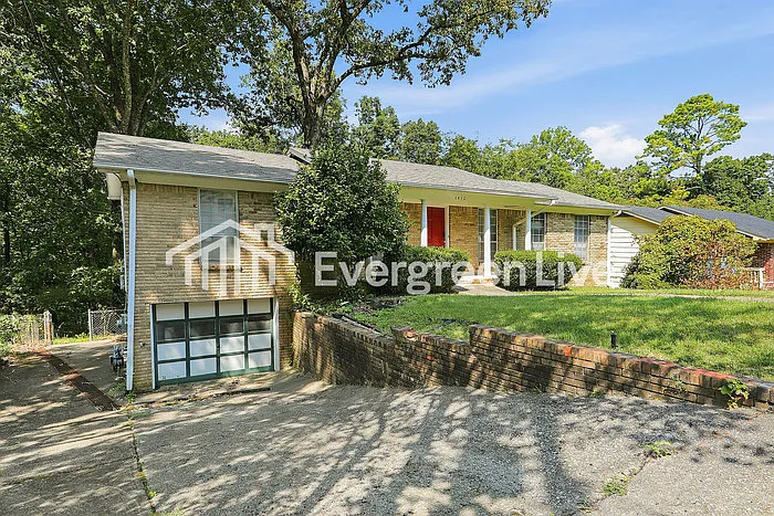 1412 Highland Dr