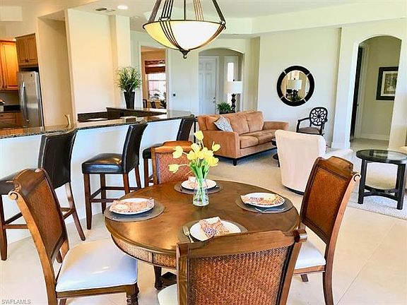 4th image of 554 Avellino Isles Cir #102