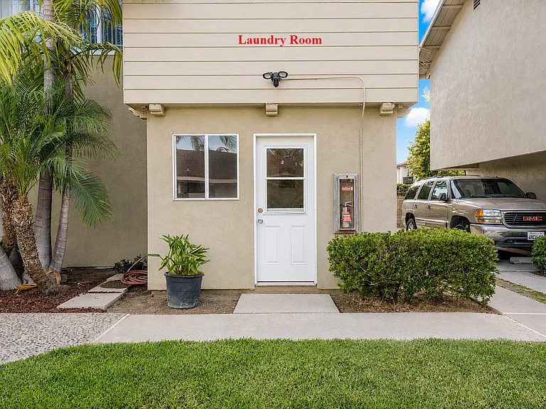 16121 Malaga Ln #D — Photo 7
