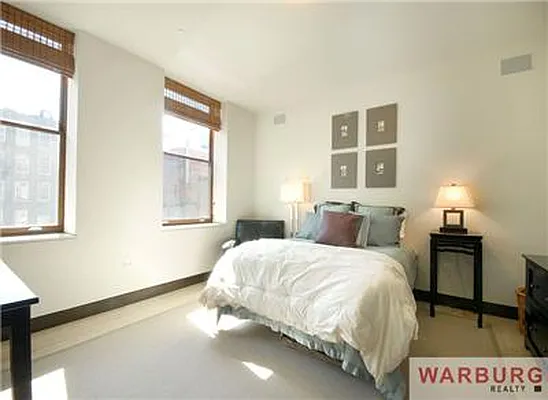 Sold by Warburg | media 8