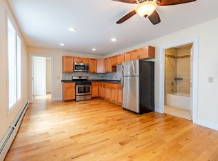 83 Park St, Burlington, VT 05401