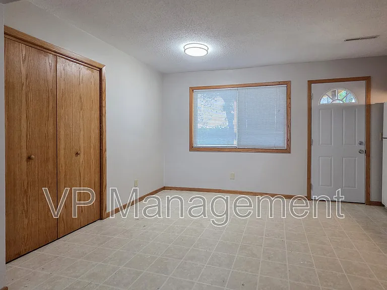 19 Park Crest Ct — Photo 6