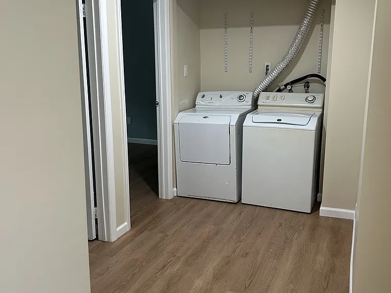 1406 Merrywood Dr — Photo 12