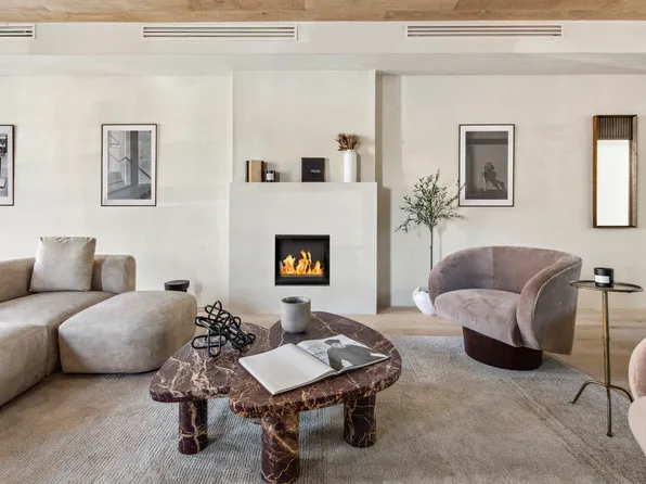 432 Fenimore Street image 3 of 24