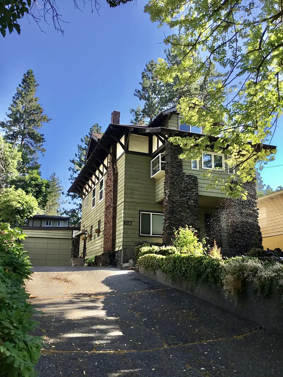 Building Photo - 518 W 15th Ave