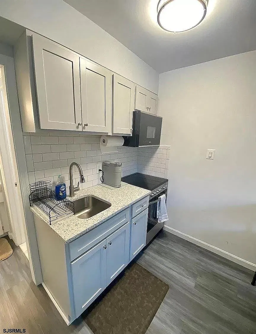 Studio, 1.0 bath, $1,350 — Photo 4