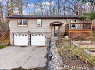 7649 Main St, Newaygo, MI 49337