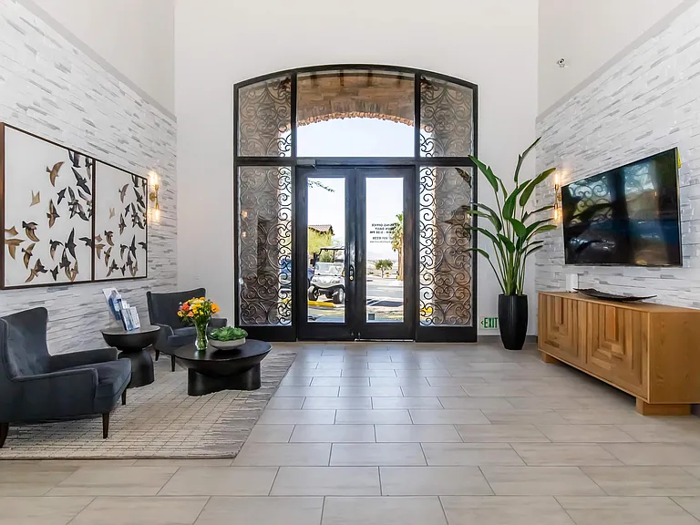 Vineyards at Palm Desert Apartment Homes — Photo 6