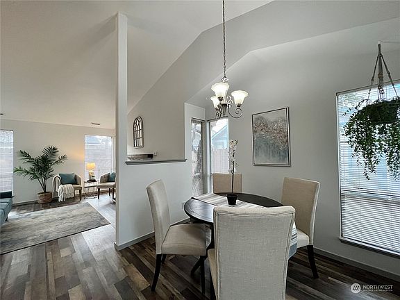 Vaulted ceilings >