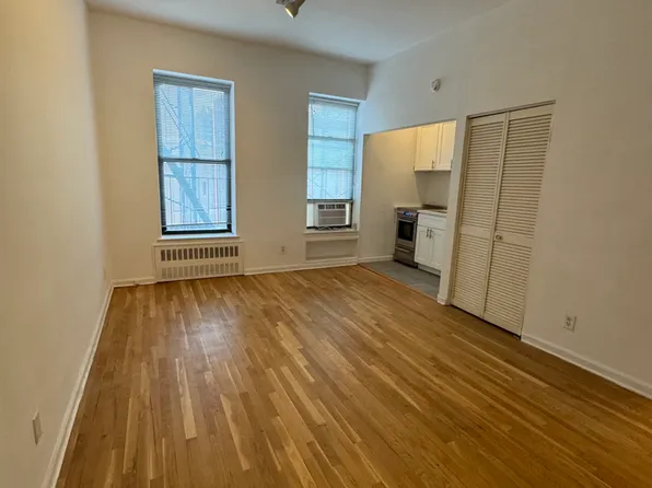 30 East 95th Street 6C image 3 of 7