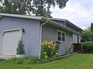 700 Larkdale Row, Wauconda, IL 60084