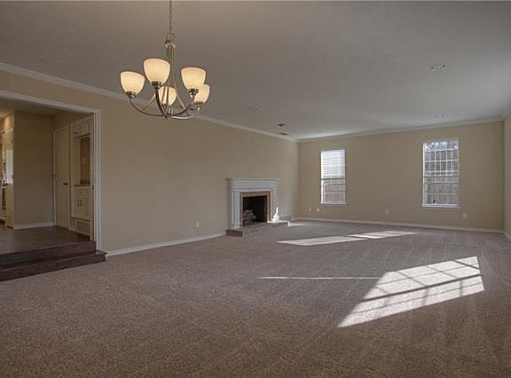 2nd image of 2406 Canterbury Dr
